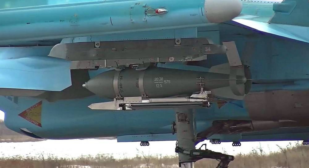 Росіяни впустили авіабомбу на трасу, але кримінальна справа проти України