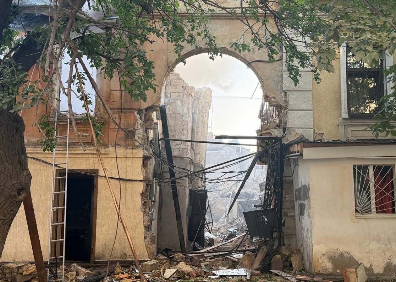 В Одесі з-під завалів дістали загиблу