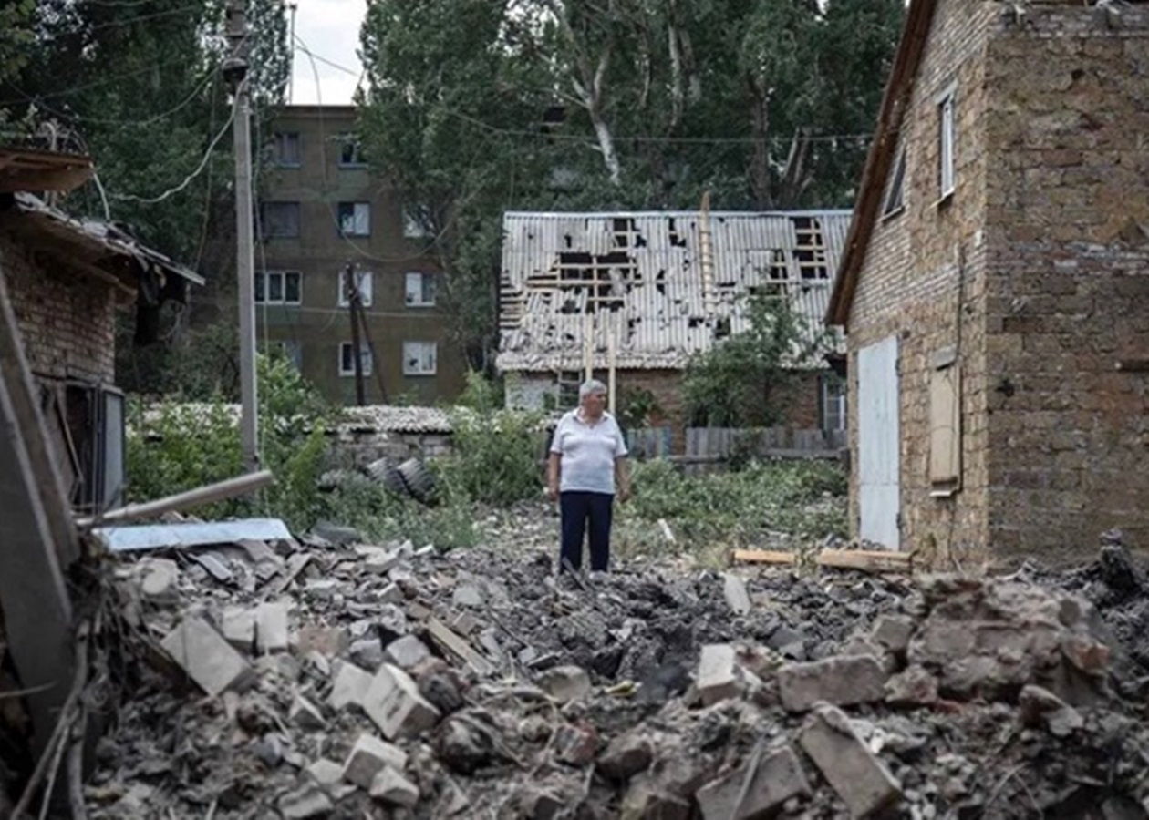 Стало відомо, скільки жителів залишається в зоні бойових дій на Донеччині