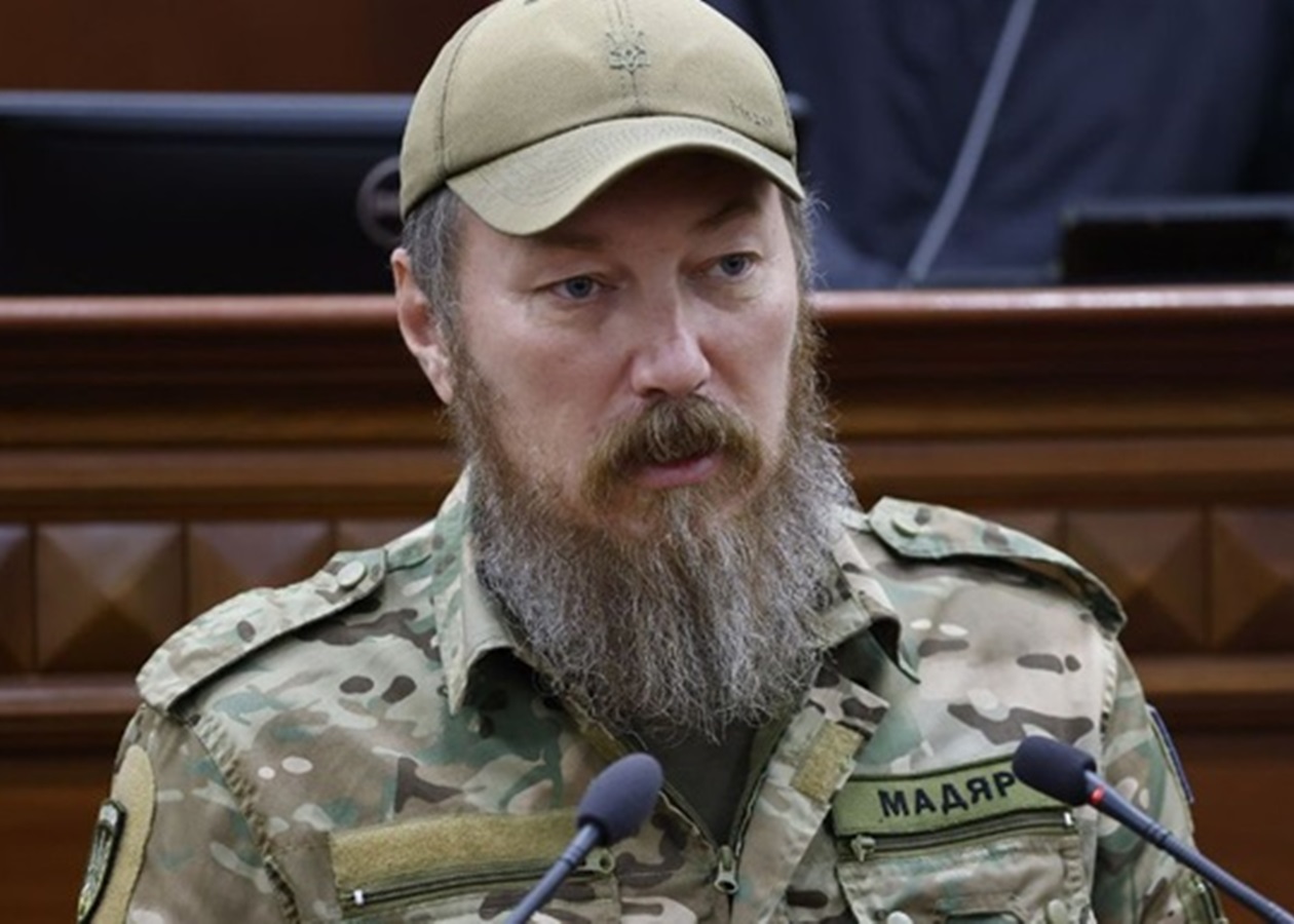 "Мадяр" порадив Сіярто "запхати в дупу" запроваджені санкції