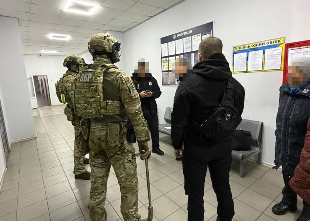 Ни Київщині поліціянт "кришував" наркобізнес за $10 тисяч