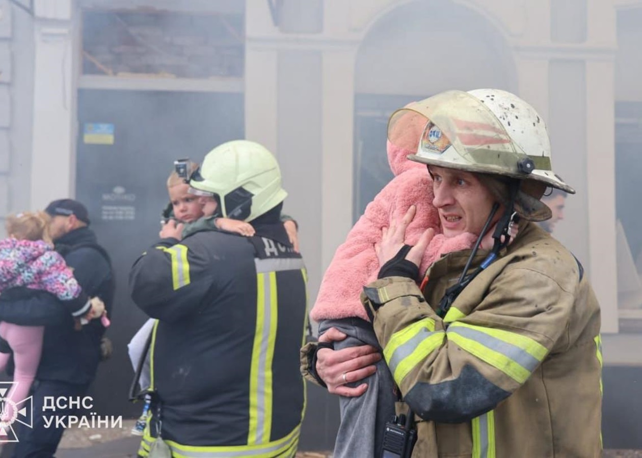 Удар по дитсадку в Харкові: президент показав фото