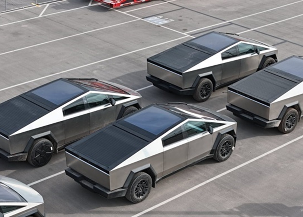 Tesla відкликає понад 63 тисячі Cybertruck