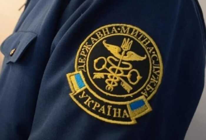 Фальшиві EUR1 на поток: як одна фірма з Луцька “Велкрафт” прокрутила понад 100 підроблених сертифікатів і не заплатила мільйони митних платежів