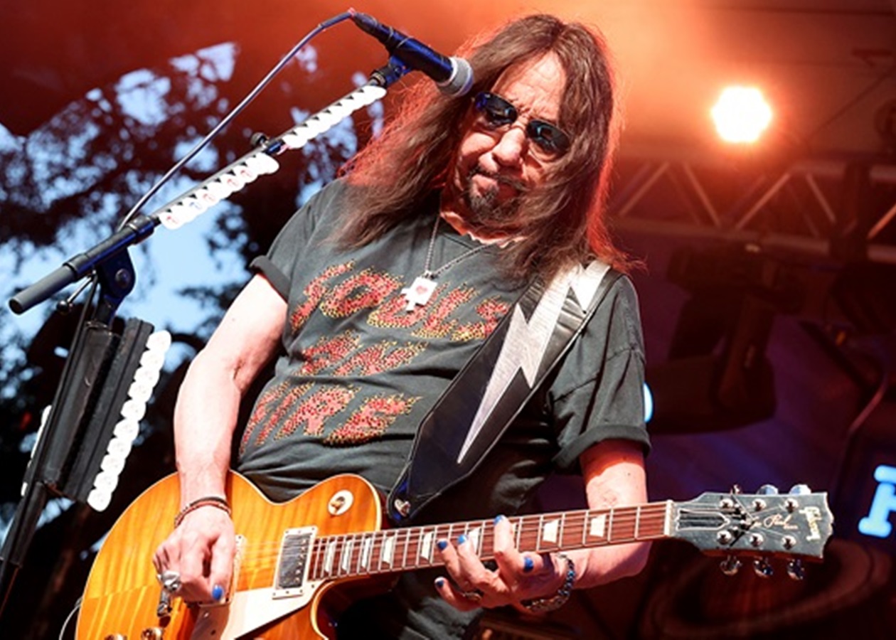 Назвали причину смерті співзасновника гурту KISS Ейса Фрейлі