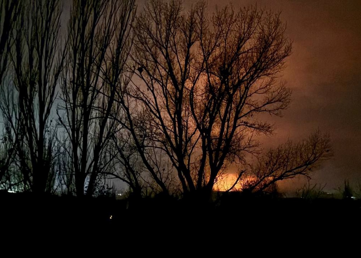 Окупований Донецьк у пітьмі: БпЛА атакували підстанції