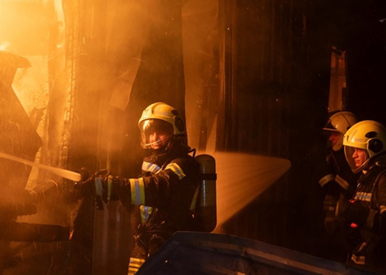 У Вишгороді БПЛА влучив у багатоповерхівку