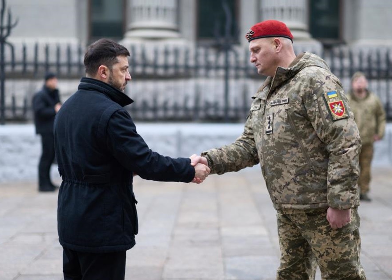 Зеленський відзначив нагородами воїнів ракетних військ та артилерії