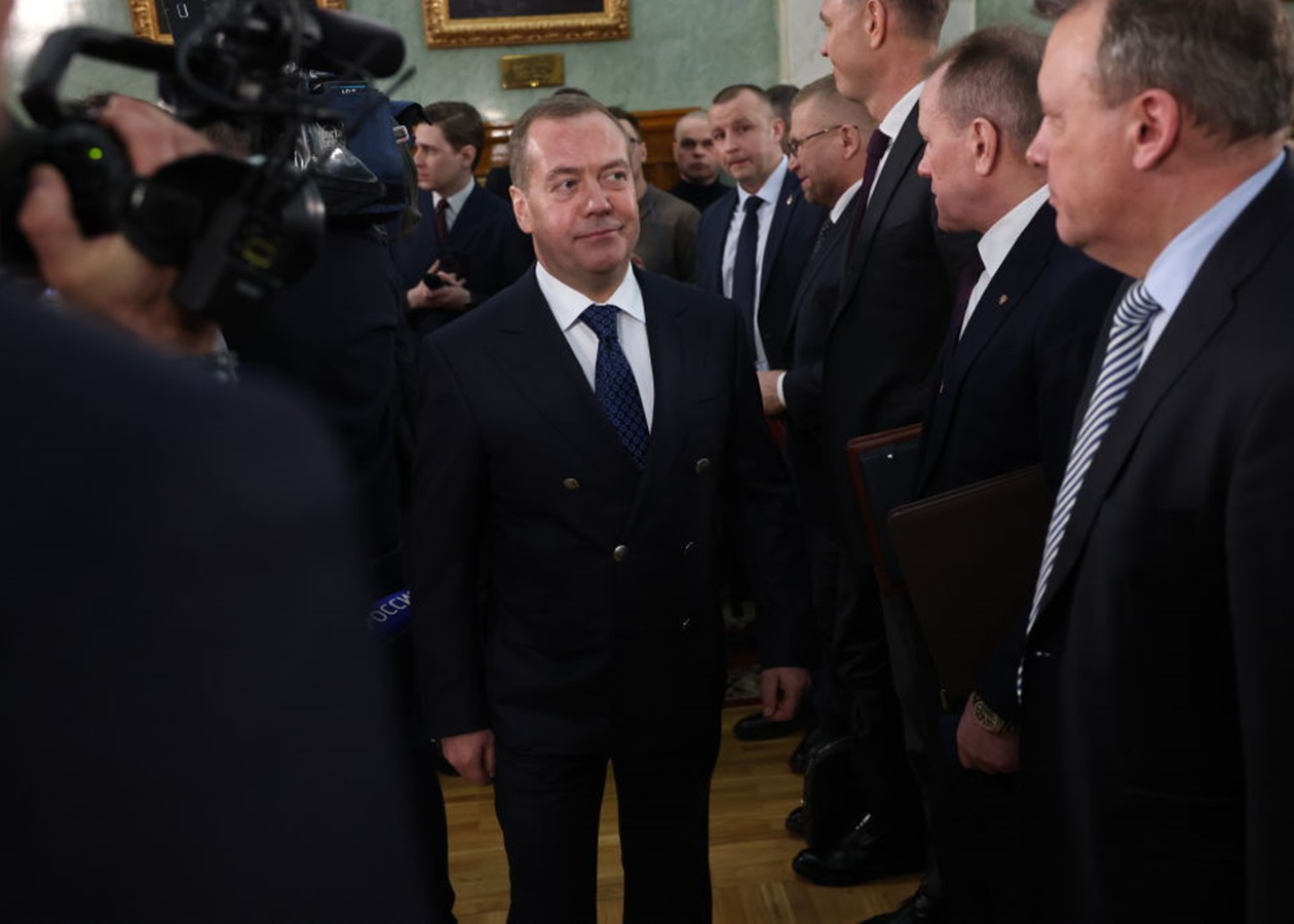 Медведєв пригрозив ЄС війною через активи РФ