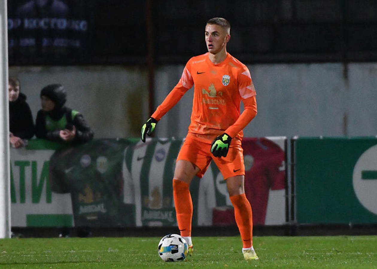 Карпати врахували гру свого воротаря і півзахисника і залишили їх у команді