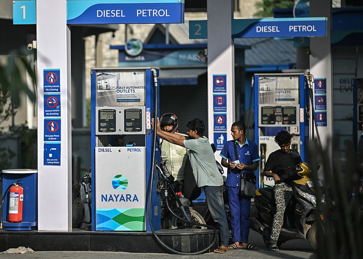 Росія знижує ціни на нафту для Індії, щоб вернути покупців – ЗМІ