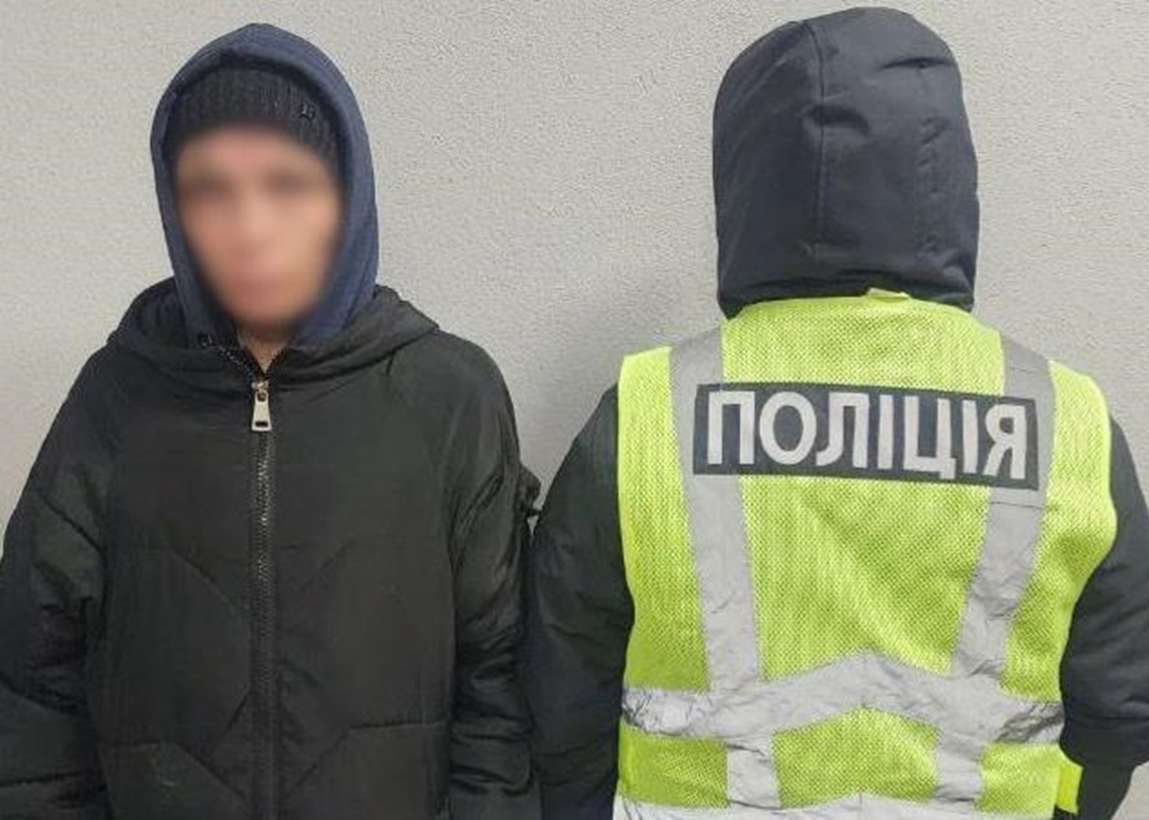 У Києві жінка через ревнощі підпалила двері чоловіку та суперниці