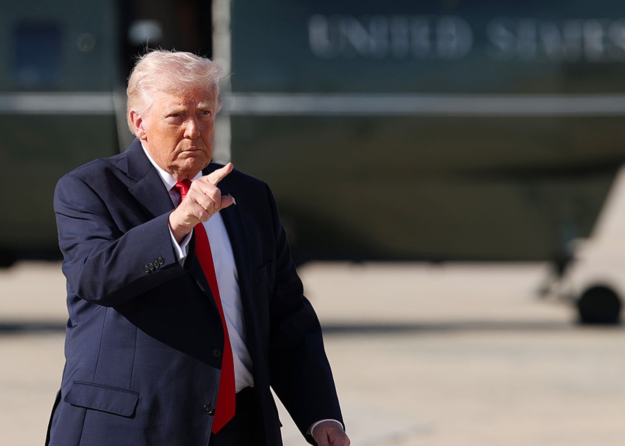 Трамп заявив про "цілковитий контроль" над Ормузькою протокою