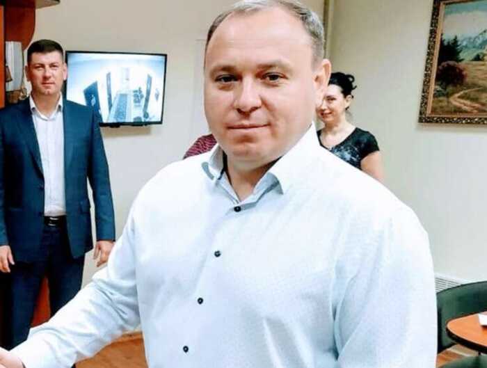 Маєток у передмісті Одеси за 16 тисяч доларів: головний поліцейський охорони Одещини Мудрак за безцінь придбав будинок
