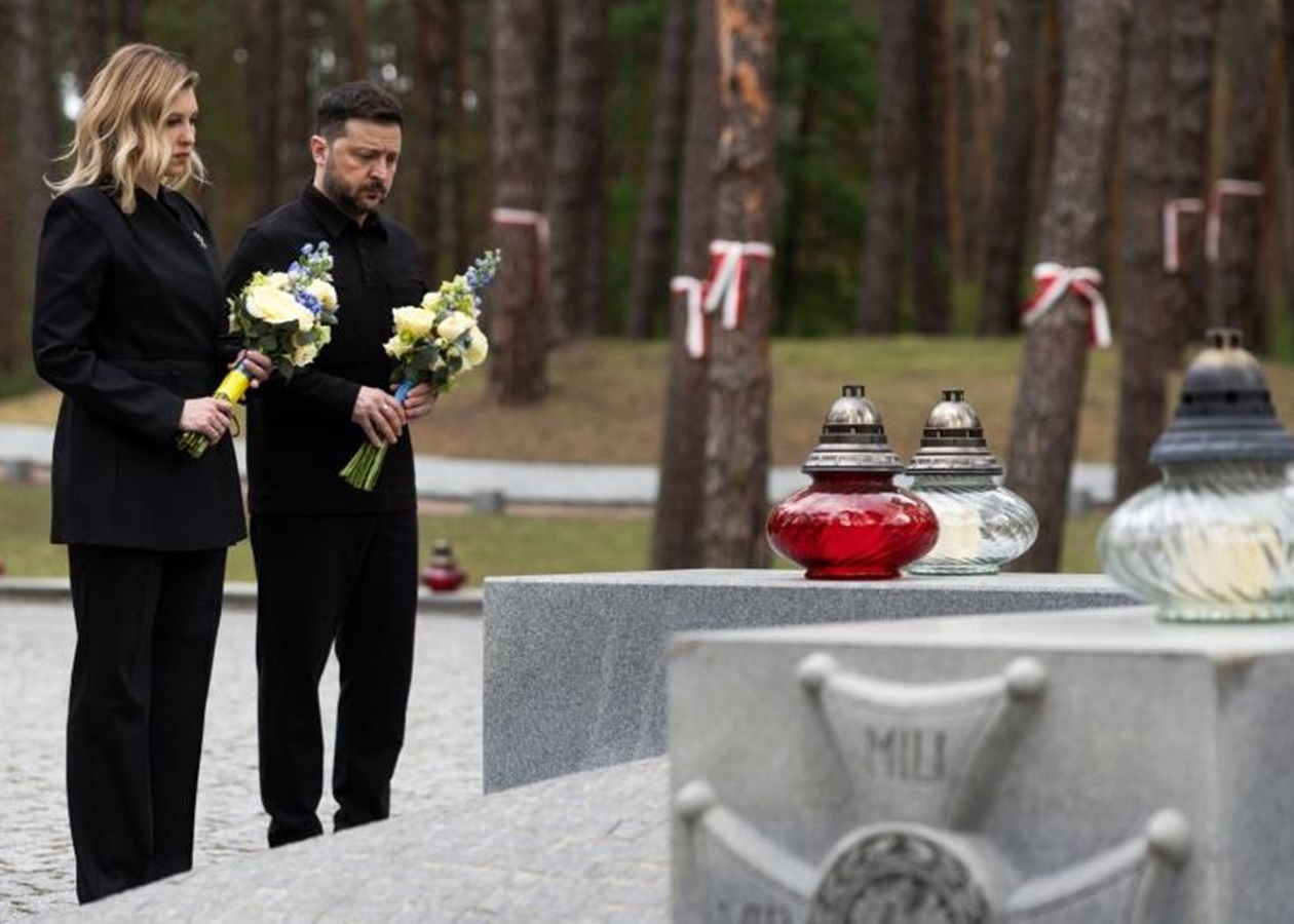 Зеленський із дружиною вшанували пам'ять жертв політичних репресій