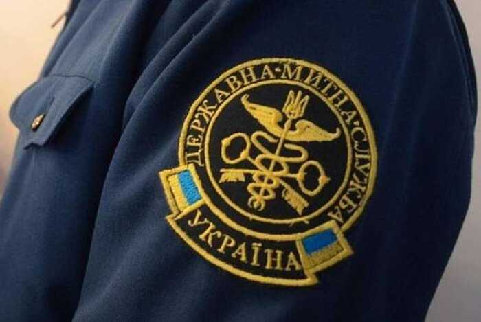 Прокол на 30 мільйонів: польські митники затримали фуру з Волині, яка везла сигарети замість плівки
