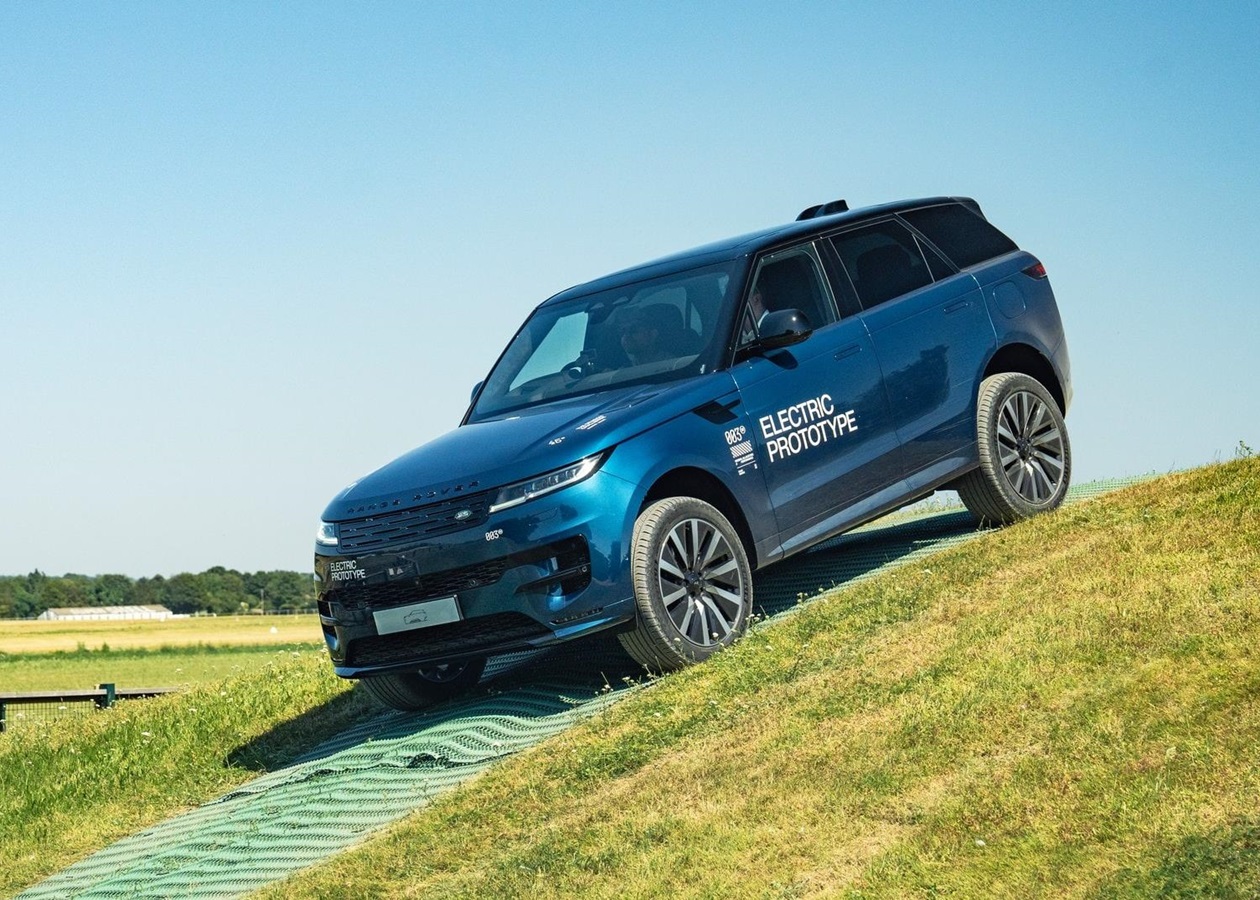 Land Rover готує до дебюту електричний Range Rover Sport