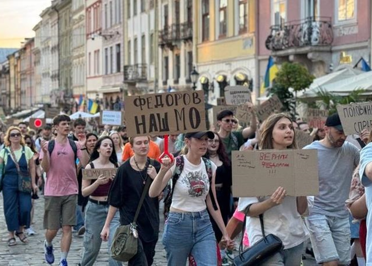 Українці 11 днів вимагають повернути Федорова